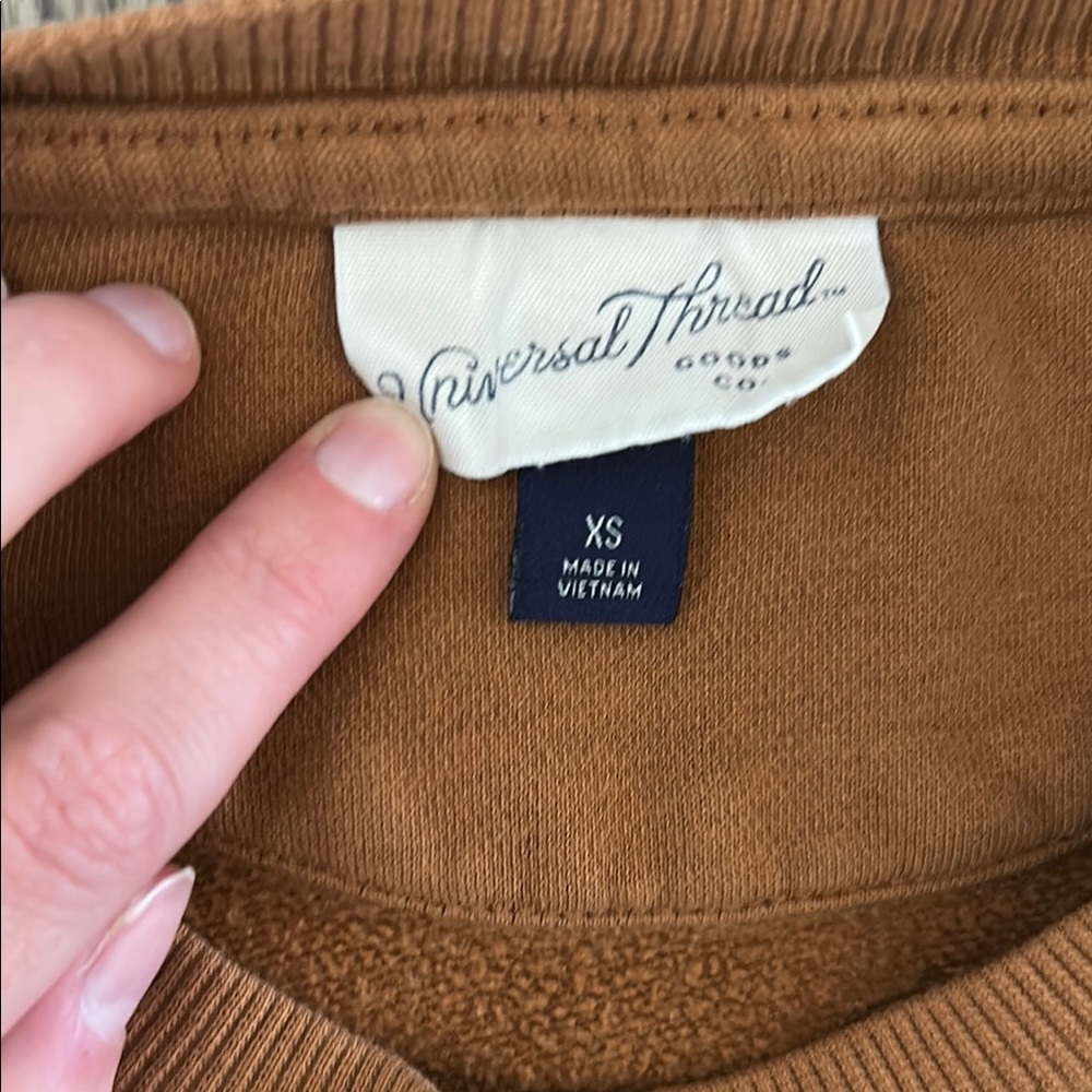 Universal Threads Sweater - Picture 2 of 3